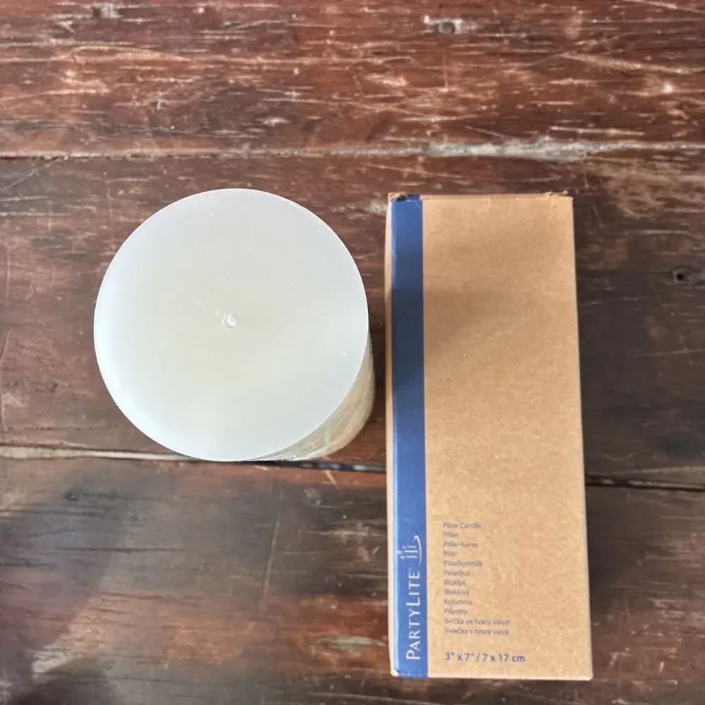 PartyLite Pillar Candle New in Box Unscented White U3710 3" x 7" - Picture 3 of 4